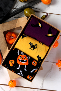 Halloween gift box HOCUS POCUS with 3 pairs of socks | BestSockDrawer.com